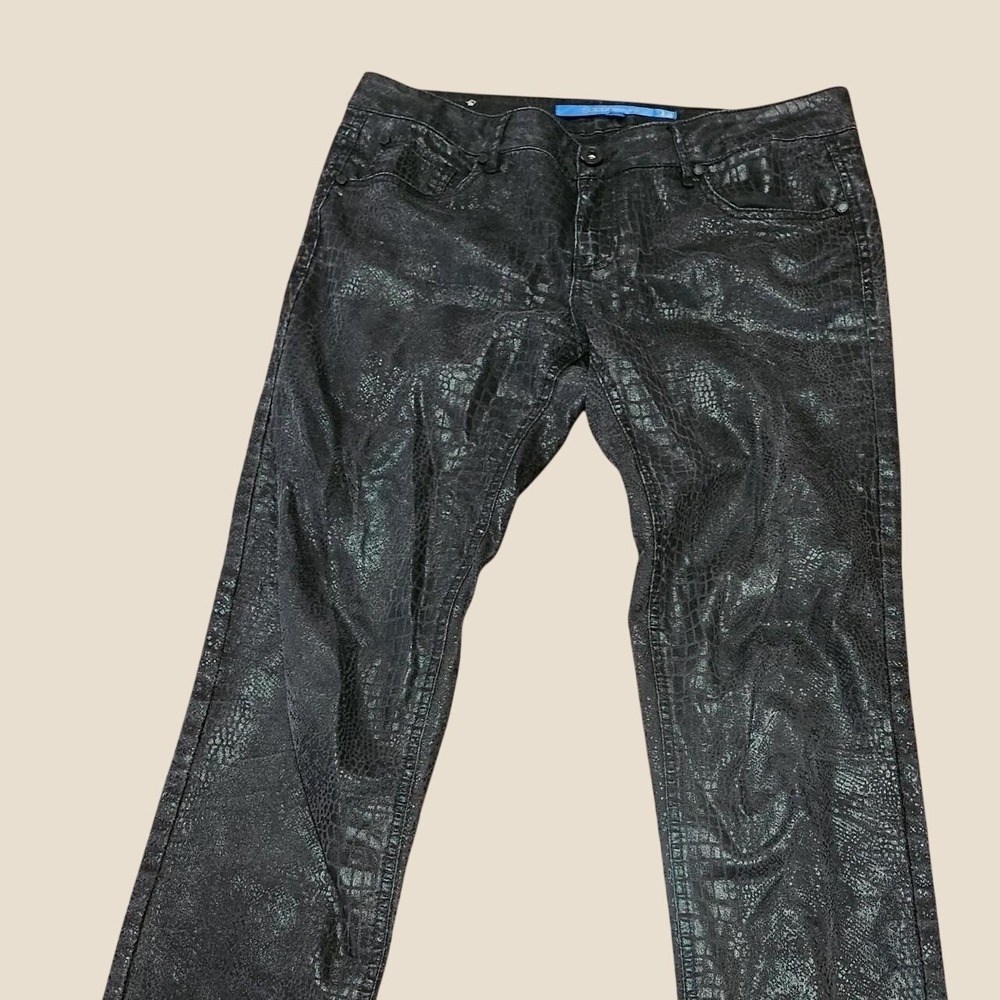 Whimsigoth Black crocodile skin print jeans tween size 13